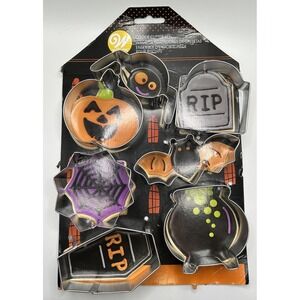 Wilton Cookie Cutter Set Halloween Haunted House 7 Piece 2308-0999
